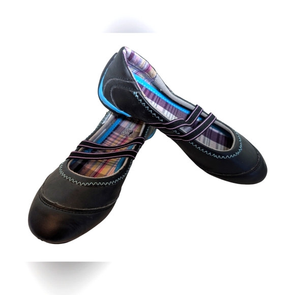 Size 3 Kangaroo Cute Dress Shoes / Sandals - EUC - Picture 2 of 4